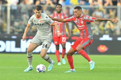 เอ็มโปลี vs เครโมเนส