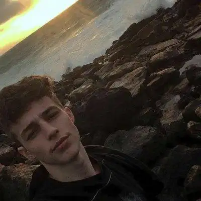 6686体育铁牌作者Amelia