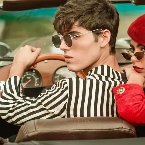 6686体育铁牌作者Gianna