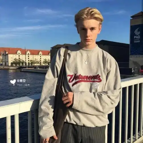 6686体育首席作者Ambrose